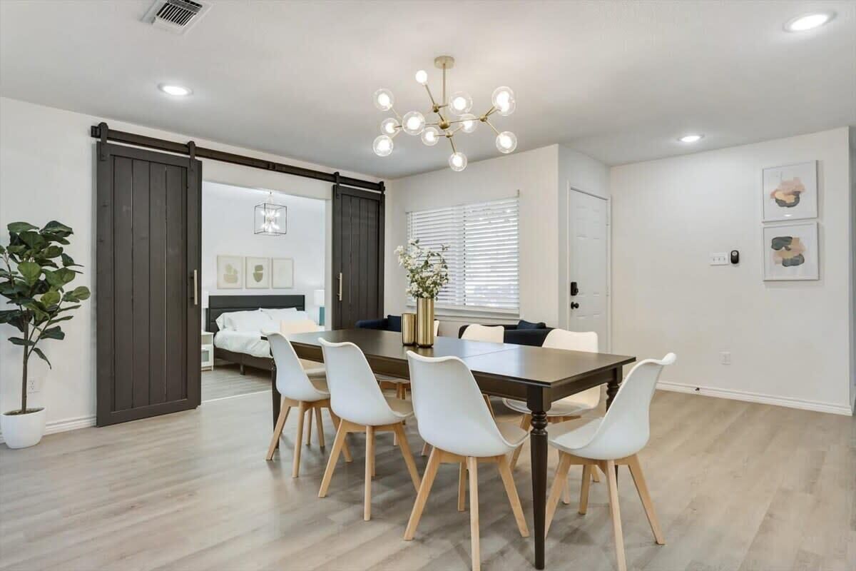 House, Multiple Beds, Pool Access, Pool View (Limerick 2) | Dining