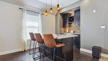 House, Multiple Beds, Hot Tub (Sunset Hill) | Private kitchen