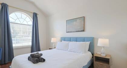 The Blue Holly - Bright & Spacious With a Pool