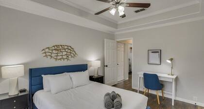 Spacious and Luxury Home w/ Cinema Room and Pool