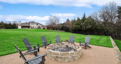 Lakefront Mansion With Pool and Cinema