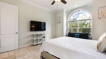 House, Multiple Beds, Pool Access, Pool View (Shore (SILVER-FL)) | 5 bedrooms