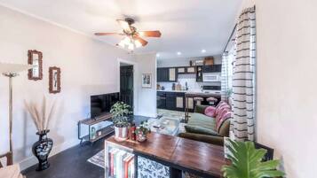 Apartment, 1 Queen Bed, Patio, Garden View (Clinton) | Living area