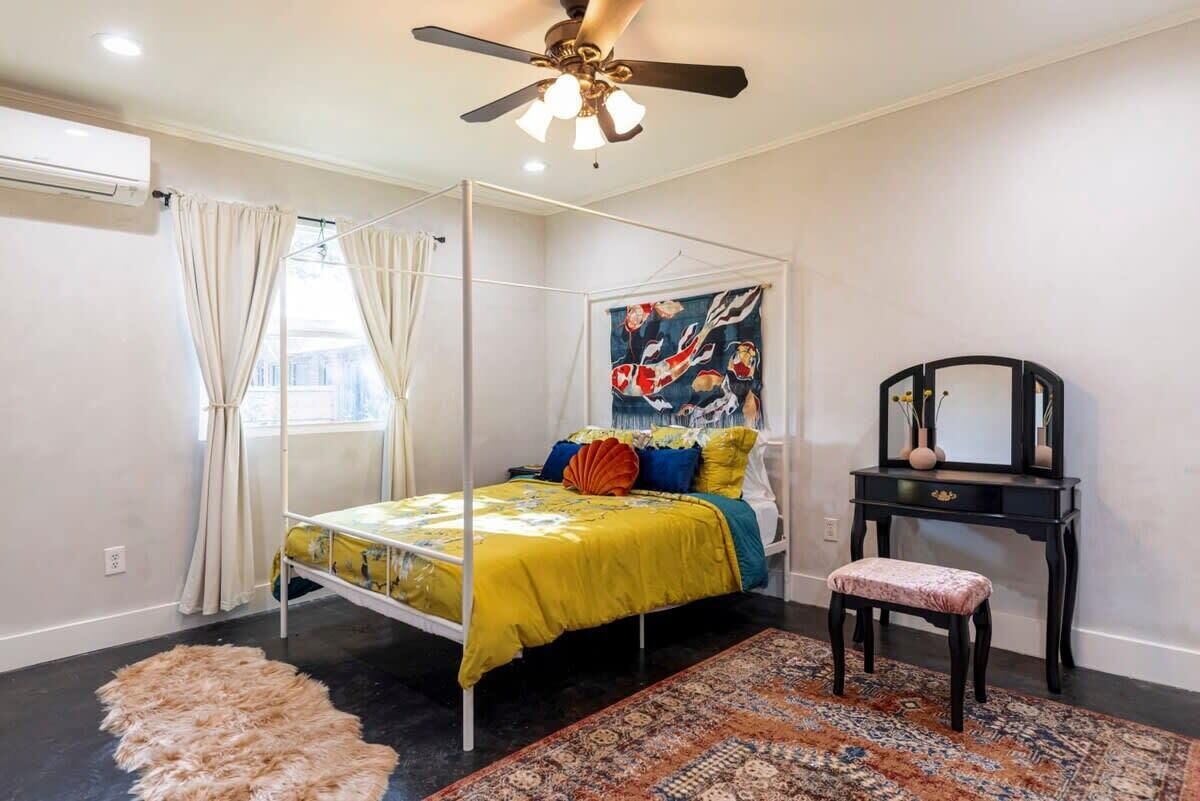 Apartment, 1 Queen Bed, Patio, Garden View (Clinton) | 1 bedroom