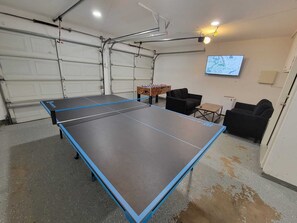 Games room - Ridgefield Estate, 5bed, Backyard, Games (Plano)