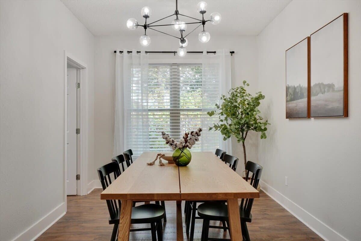 House, Multiple Beds, Pool Access, Pool View (Glenbrook) | Dining