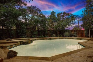 Outdoor pool - Tropical Pool Oasis - 5 BR, Foosbal, Cinema (Flower Mound)