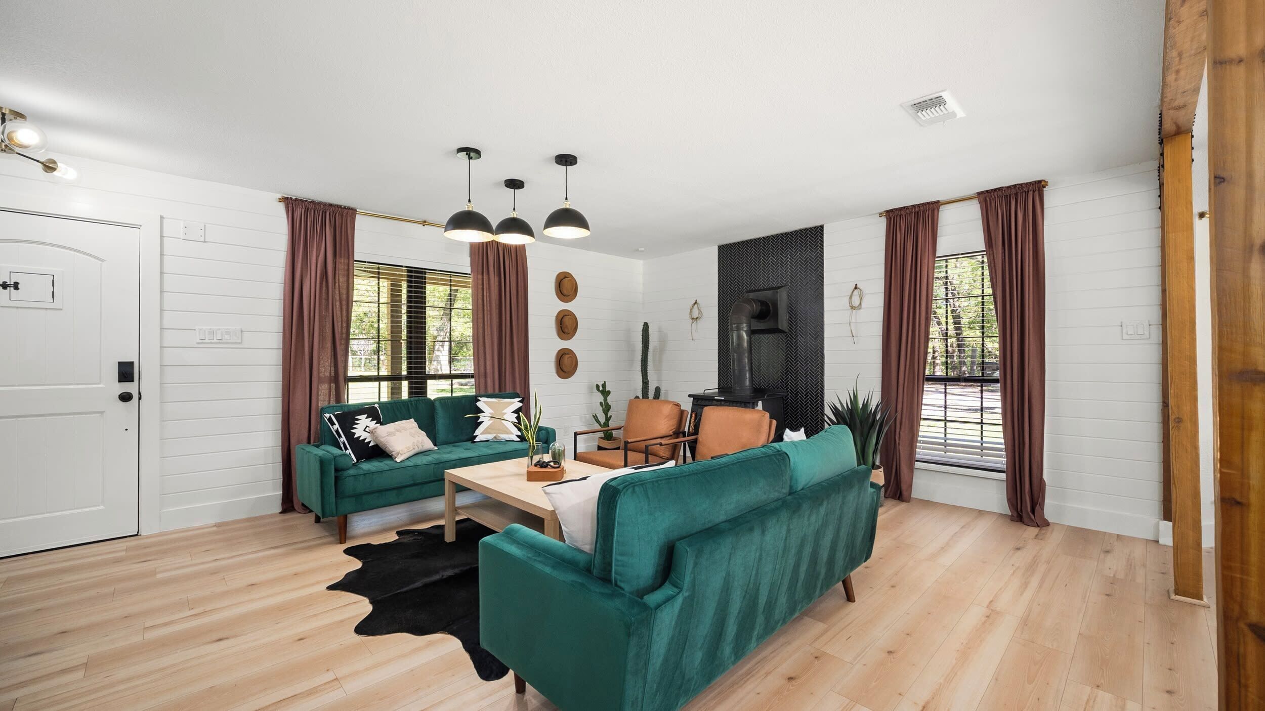 House, Multiple Beds, Hot Tub, Garden View (CR 3303) | Living area