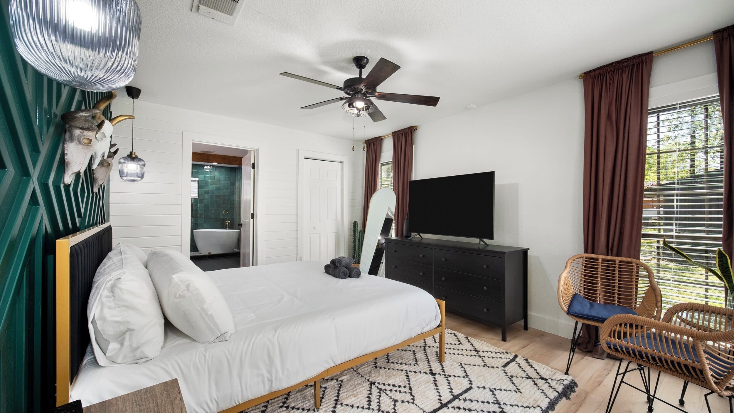 House, Multiple Beds, Hot Tub, Garden View (CR 3303)