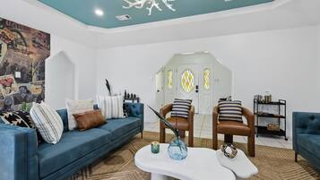 Rumah, Beberapa Tempat Tidur, akses ke kolam renang, pemandangan kolam renang (Shawnee (MA)) | Interior