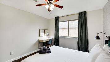House, Multiple Beds, Pool Access, Pool View (Nocona)