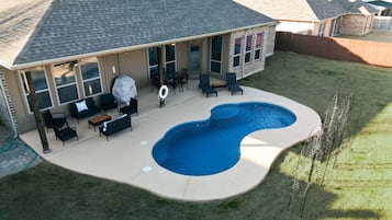 Kolam renang outdoor