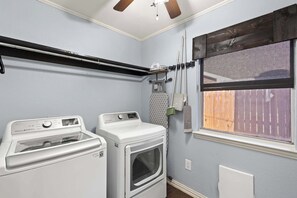 Interior - 5-bd Vacation Retreat w Pool & Ping Pong! (Fort Worth)