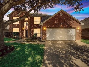 Exterior - The Best of DFW - Pool, Hot Tub, Cinema Room (Fort Worth)