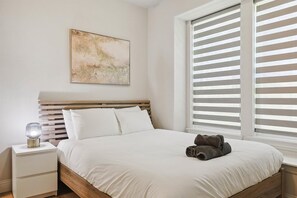 House, Multiple Beds, Patio, Garden View (Perdue 2338) - Brand New Luxury 6bd, 5BA Grand Vacation Home (Irving)