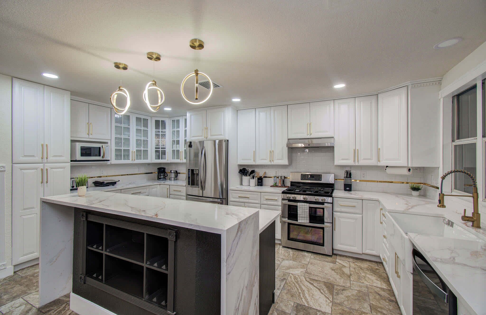 House, Multiple Beds, Pool Access, Pool View (Alden Glen Jr 35) | Private kitchen