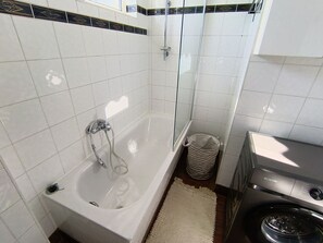 Bathroom - Cozy & Bright Flat in Quiet Area (Berlin)