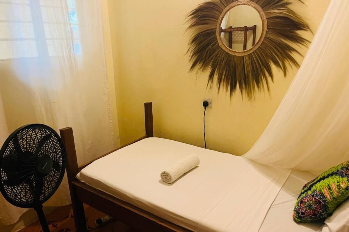 Twin Room, Courtyard View
