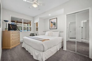 1 bedroom, desk, WiFi, bed sheets - Solara | Ground FL | Hot Springs | Golf | Pets Ok (Fairmont Hot Springs)