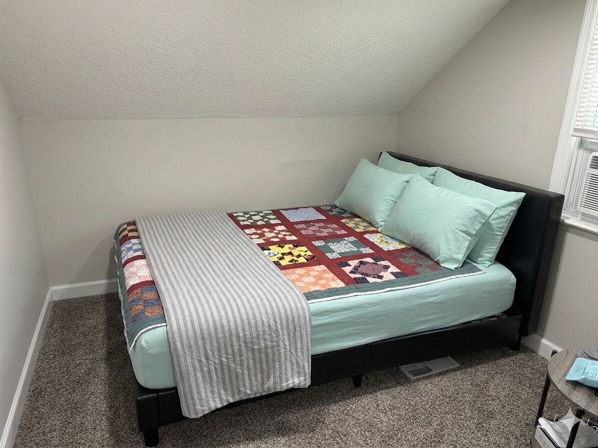 4 habitaciones, escritorio, tabla de planchar con plancha y wifi gratis 