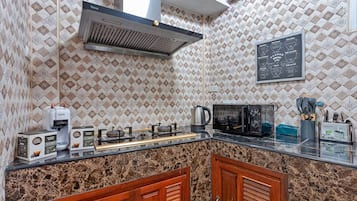 House, 3 Bedrooms, Balcony | Interior
