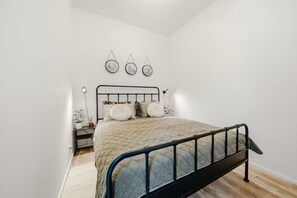 1 chambre, fer et planche à repasser, Wi-Fi, literie fournie