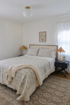 4 bedrooms, desk, iron/ironing board, WiFi