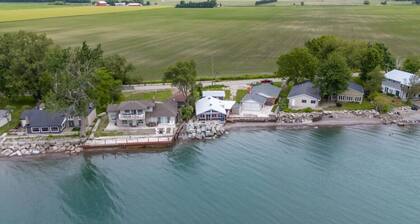 Lakefront, Pet Friendly Getaway