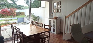 Dining - House in vacation residence with swimming pool and tennis court (Pornic)