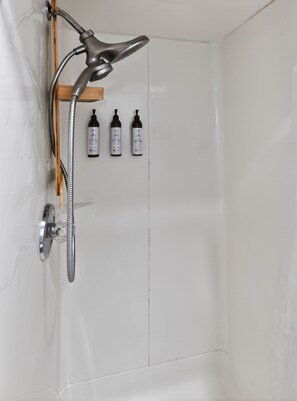 Towels, soap, shampoo, toilet paper