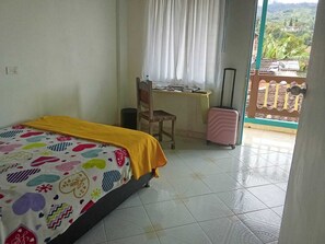 Room - Room-charming Guest Room With Stunning V (Jardin)