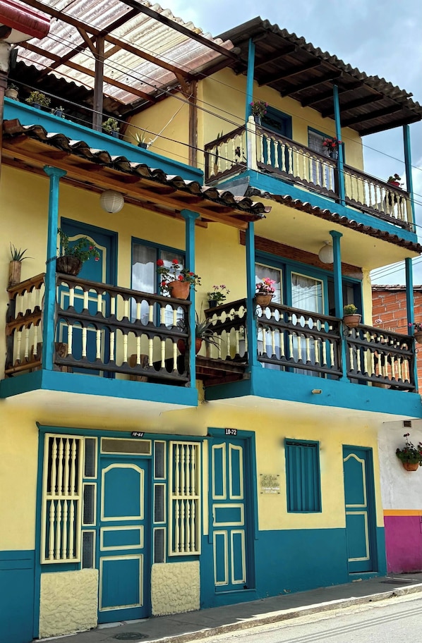 Dormitório compartilhado, 1 quarto, sacada, vista para a cidade | Sacada
