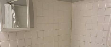 Handdukar, tvål och toalettpapper