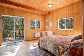 1 bedroom, desk, iron/ironing board, WiFi - Serene Camano Cabin w Deck Fire Pit & Views! (Camano)