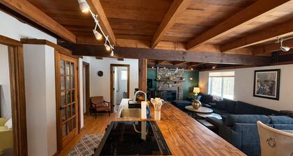 Hot Tub Getaway - Near Killington - Sleeps 12