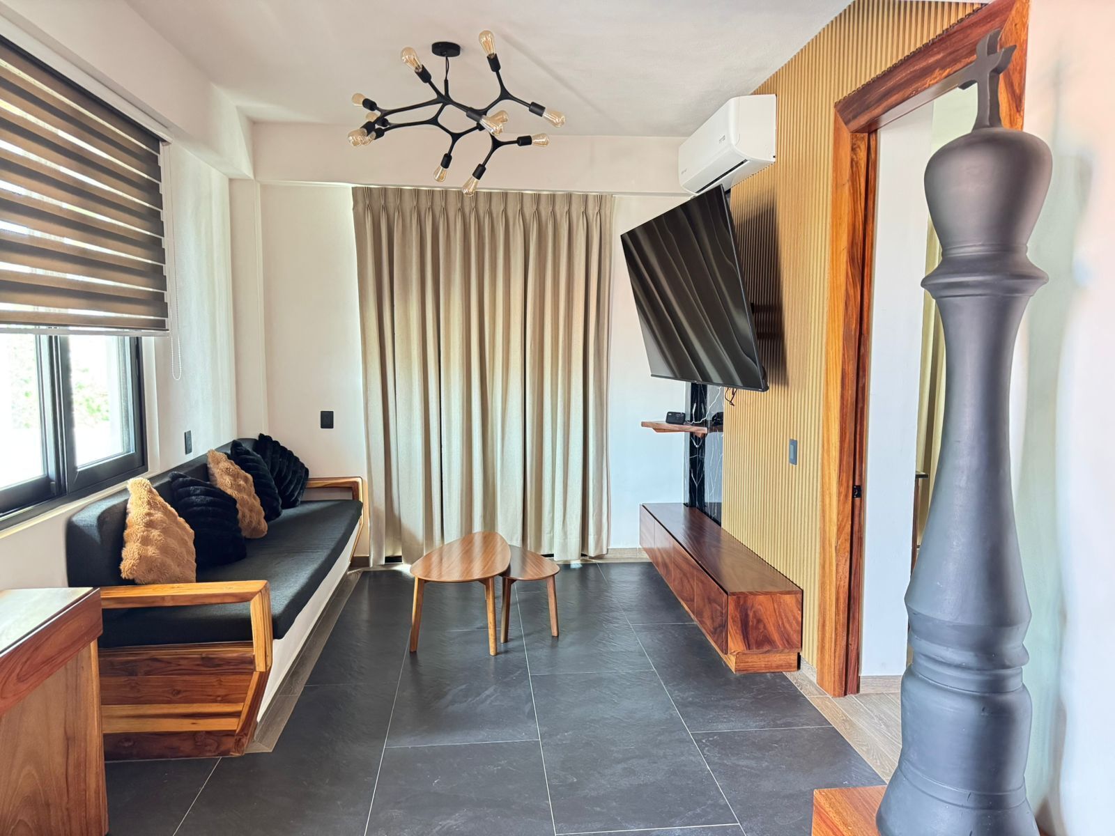 Luxury Quadruple Room, Balcony, Sea View | Living area