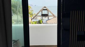 Deluxe Double Room, Balcony, Sea View | Interior