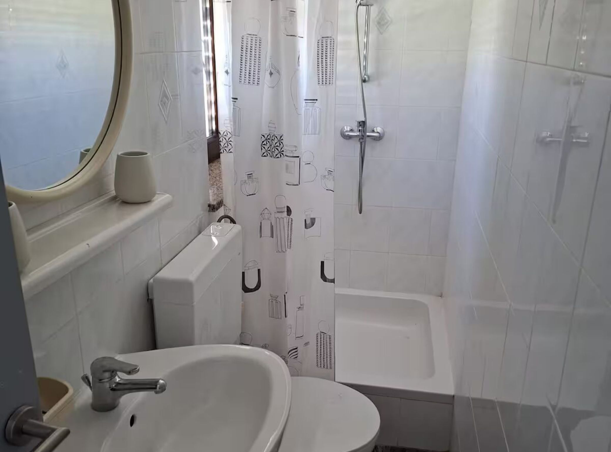 House (Five Bedroom Villa with Outdoor Pool) | Bathroom | Towels