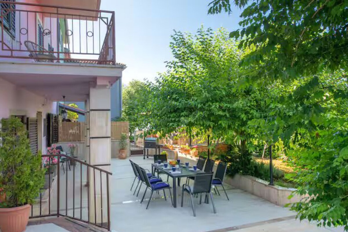 Maison (Five Bedroom Villa with Outdoor Pool) | Terrasse/Patio