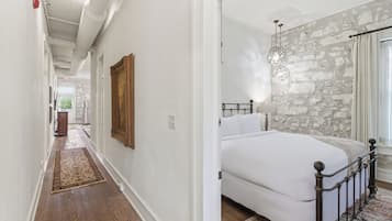 Apartment, Balcony | Iron/ironing board, WiFi (free)