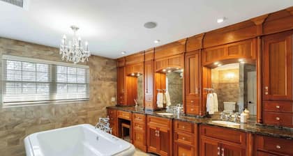 Kingston Private Executive Living Residence