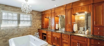 Kingston Private Executive Living Residence