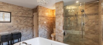 Kingston Private Executive Living Residence