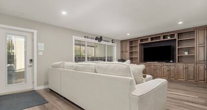 Cozy Cottage Suite With Massage Chair And Pool Table