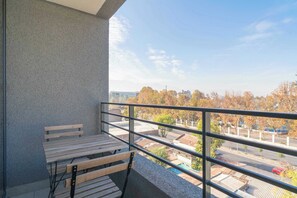 Outdoor dining - HOM l 1D1B I WiFi l AA l Parking l Movistar Arena (Santiago)