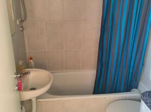 Studio (Studio with Terrace and Sea View) | Bathroom - Green House (Mljet)