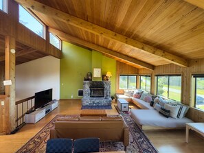 TV, fireplace, books - Sea View | Hot Tub, Ocean Views, Private Courtyard (Sea Ranch)