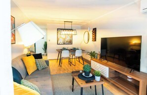 TV, offices - HOM | AC | Metro El Golf-Tobalaba | Mall Costanera (Las Condes)