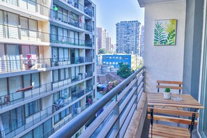Outdoor dining - HOM I 2D2B, Estacionamiento, Terraza, Acceso Digital, WiFi (Santiago)