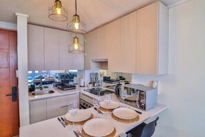 Fridge, microwave, oven, stovetop - HOM I 2D2B, Estacionamiento, Terraza, Acceso Digital, WiFi (Santiago)
